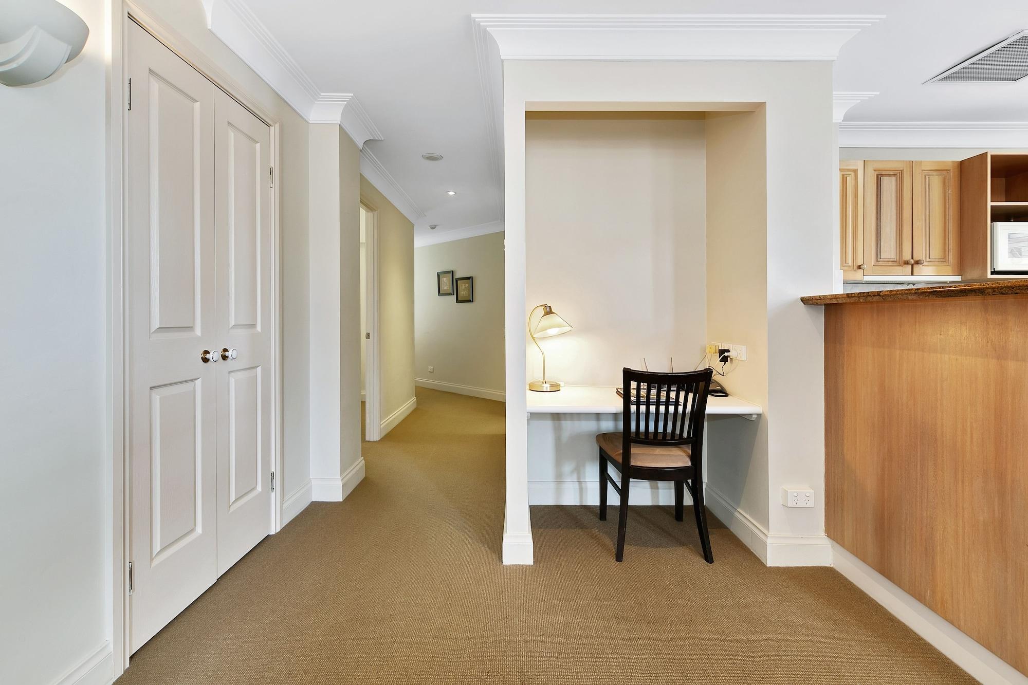Manor Apartment Hotel Брисбен Экстерьер фото