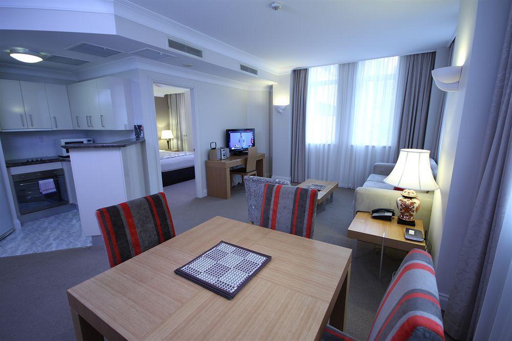 Manor Apartment Hotel Брисбен Экстерьер фото