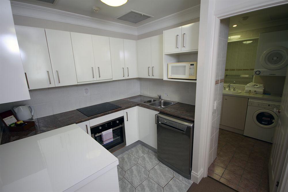 Manor Apartment Hotel Брисбен Экстерьер фото