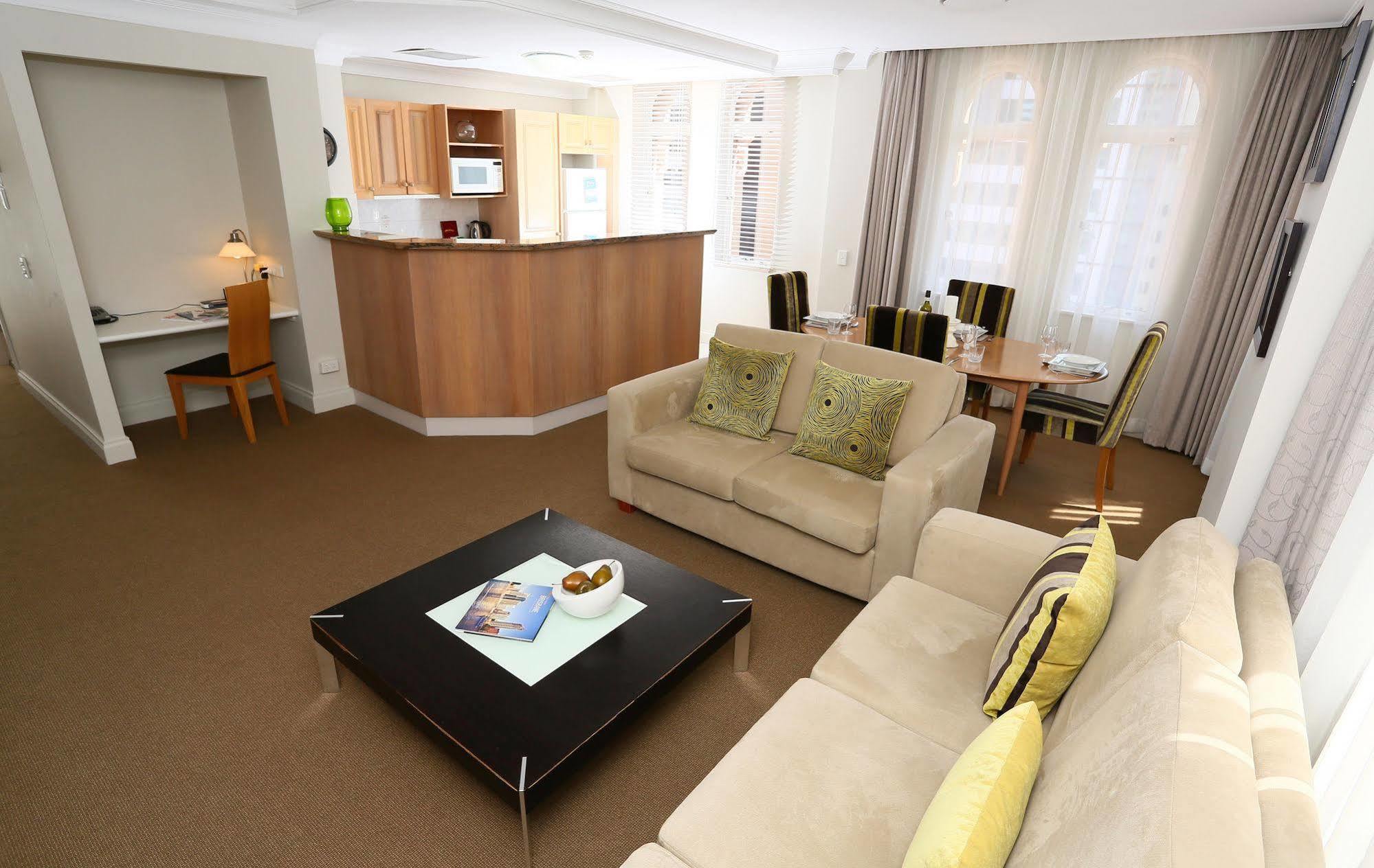 Manor Apartment Hotel Брисбен Экстерьер фото